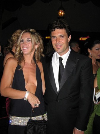 2005_(09_18)_The_57th_Annual_Emmy_Awards_03.jpg